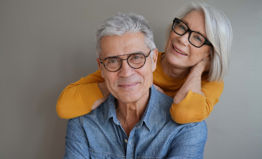 tròng kính thuốc dành cho người lớn tuổi